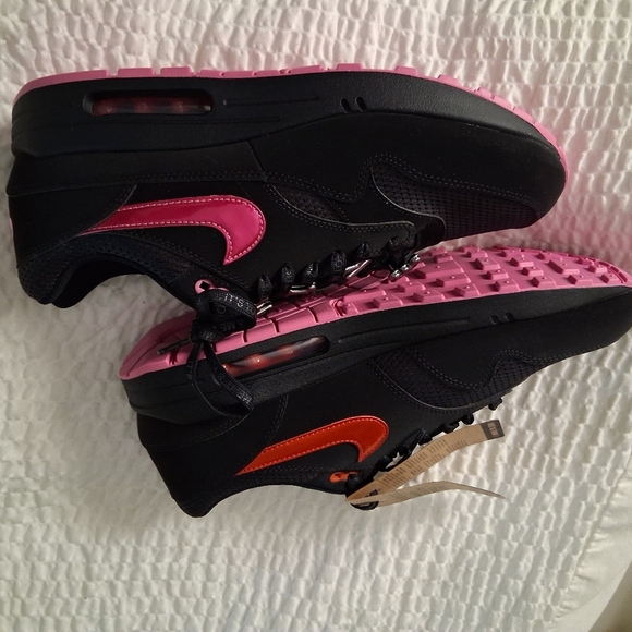 Nike Air Max 1 PRM Valentine's Day Black Playful Pink HV2302-001 sz 12 - Picture 3 of 10